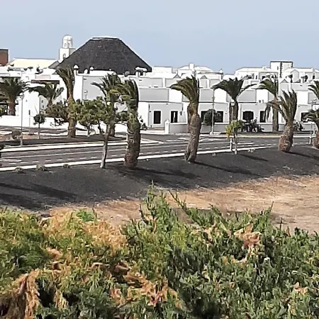Hébergement de vacances Nala Meer- Bergblick, Solarbeheizter Pool, Ruhige Lage, Alles Zu Fuss Erreichbar Playa Blanca (Lanzarote)
