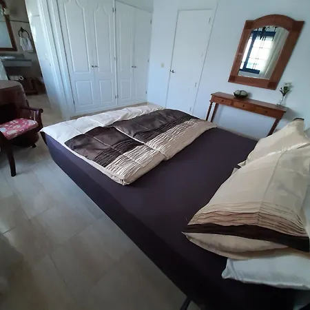 Hébergement de vacances Nala Meer- Bergblick, Solarbeheizter Pool, Ruhige Lage, Alles Zu Fuss Erreichbar